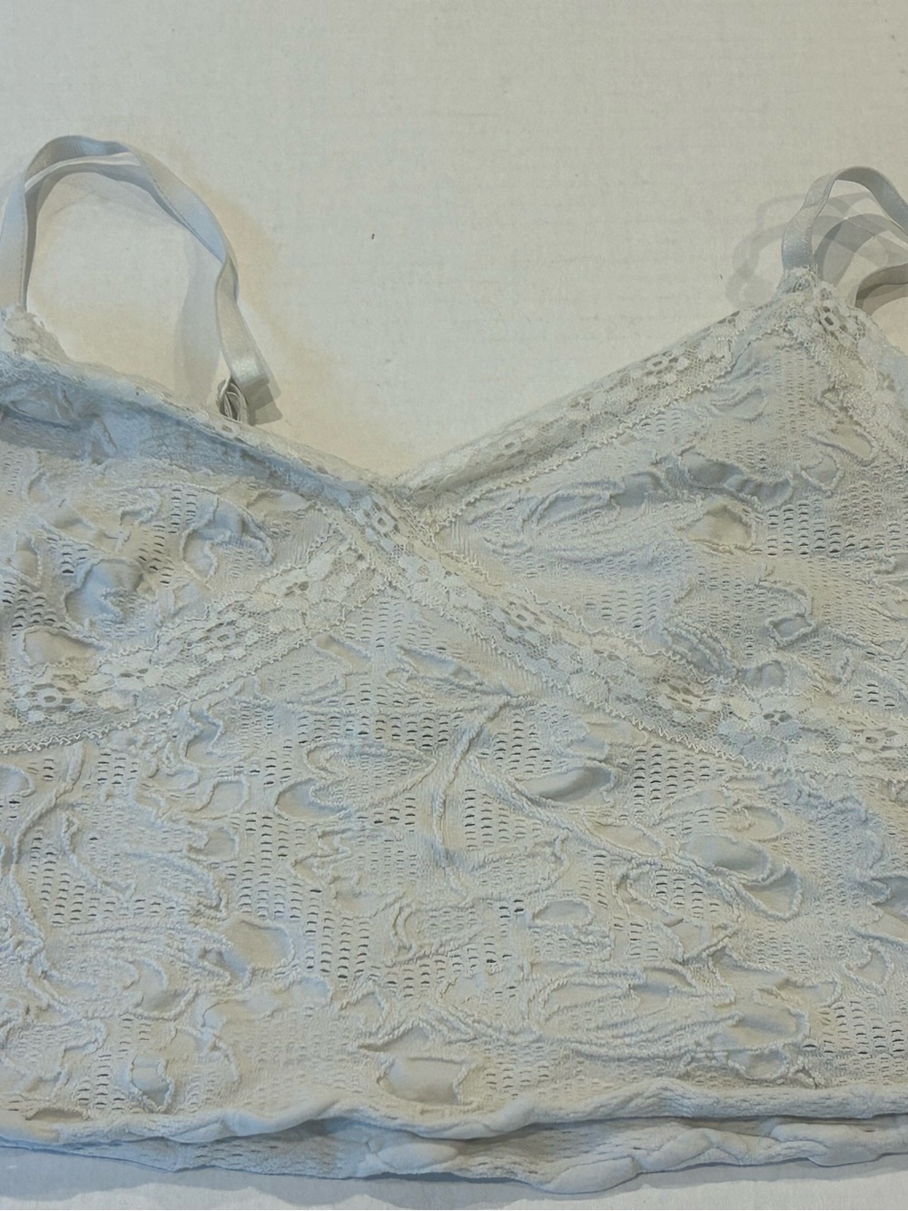 Urban Outfitters BDG Women’s Lace Bralette Camisole - White Size Medium